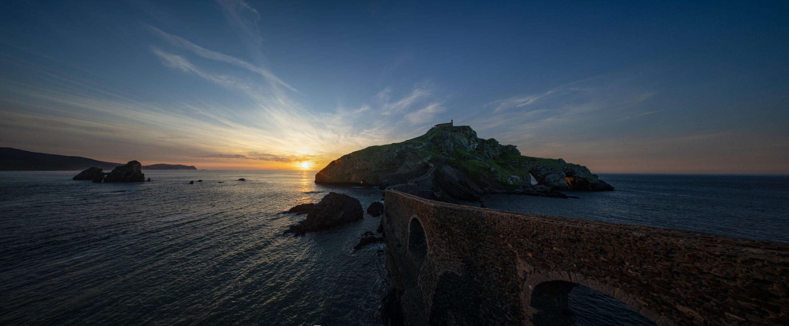 Roadtrip Pyreneeën Dag 2: Magische Avonduren bij San Juan de Gaztelugatxe!