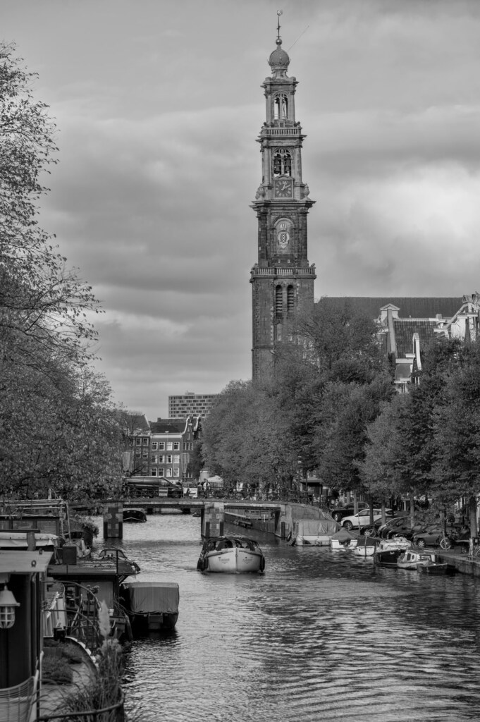 Denkend aan Amsterdam zie ik de Ouwe Wester