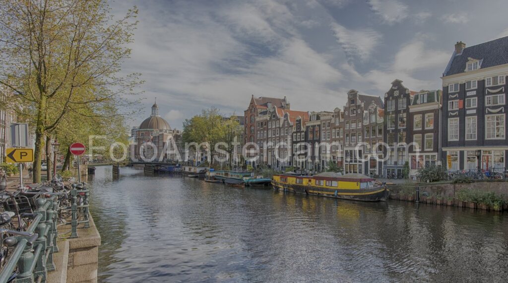 Premium foto Singel Amsterdam Singel Amsterdam - Ideaal als fotobehang of naadloos behang op maat