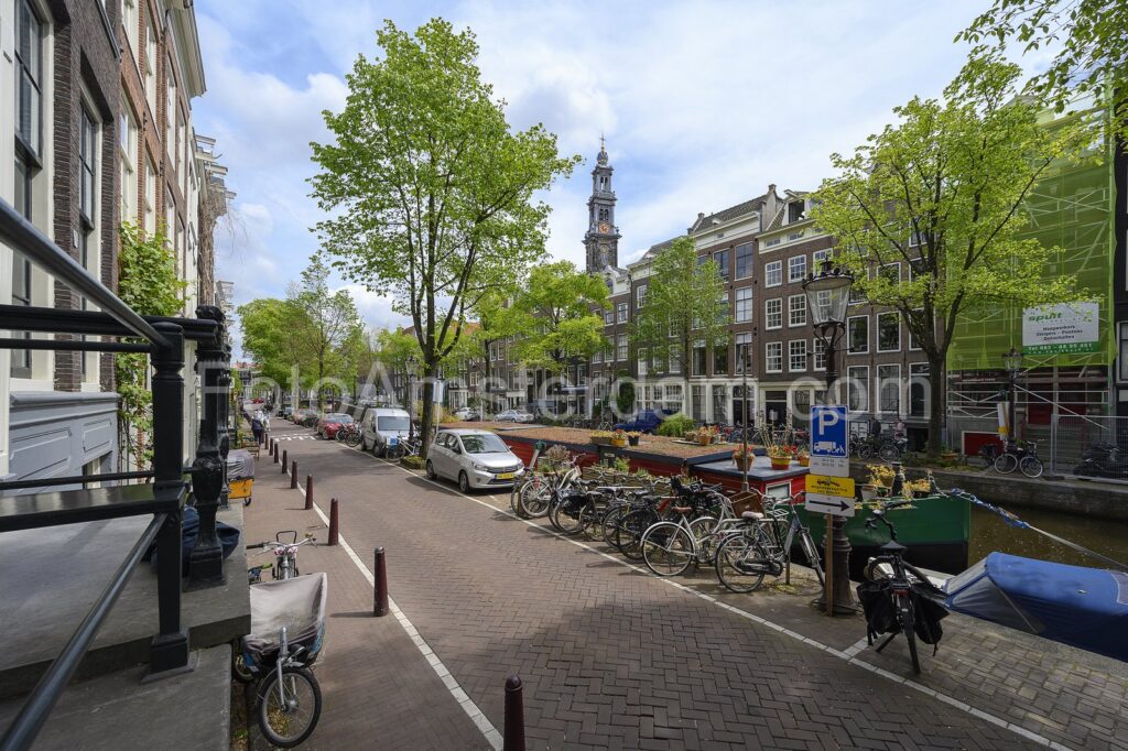 Premium foto Bloemgracht en Westertoren in Amsterdam Amsterdam Amsterdam - Ideaal als fotobehang of naadloos behang op maat