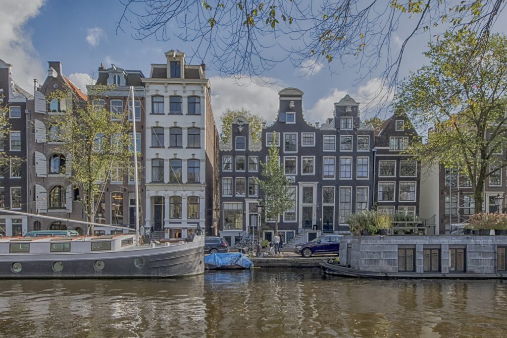 Aan de Amsterdamse grachten